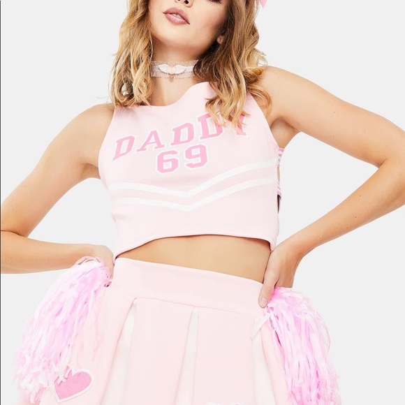 IN SEARCH OF His Favorite Cheerleader Costume - Picture 4 of 4